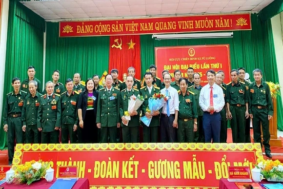 Cựu chiến binh xã Pù Luông gương mẫu đi đầu, tham gia xây dựng điểm đến du lịch thân thiện, hấp dẫn
