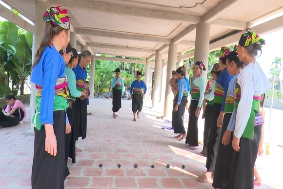 Gìn giữ, trao truyền vốn quý của dân tộc