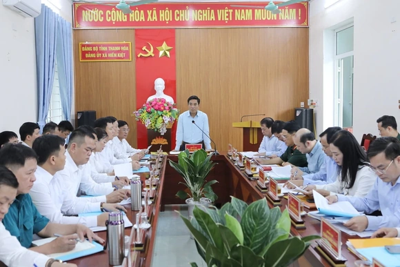 Bí thư Tỉnh ủy Nguyễn Doãn Anh thăm, làm việc với xã Hiền Kiệt và Nam Xuân về thực hiện bộ máy chính quyền địa phương 2 cấp