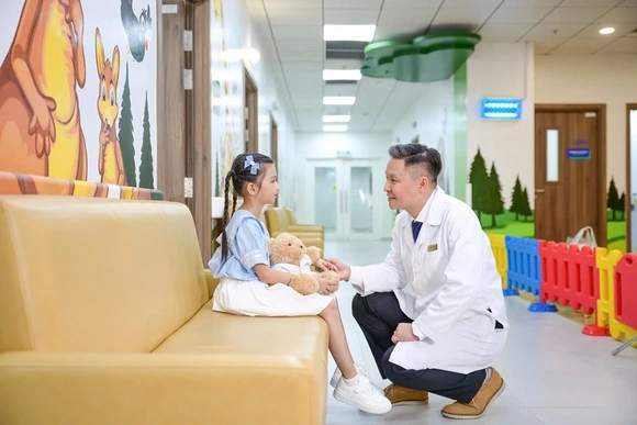 Bé trai 8 tháng tuổi hồi sinh thần kỳ nhờ trái tim nhân tạo ECMO