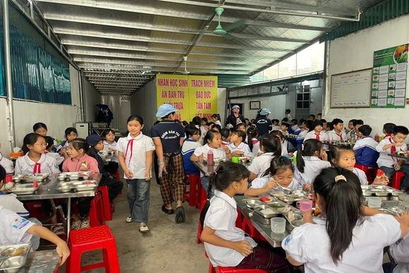 Yêu cầu tạm dừng hoạt động cơ sở dịch vụ bán trú trái phép