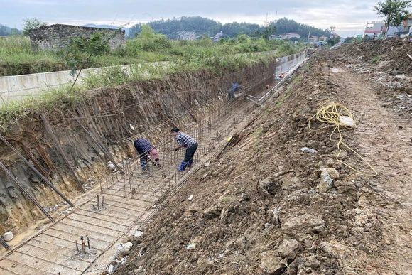 Ban Quản lý Dự án Đầu tư xây dựng khu vực Hậu Lộc đẩy nhanh tiến độ thi công các dự án