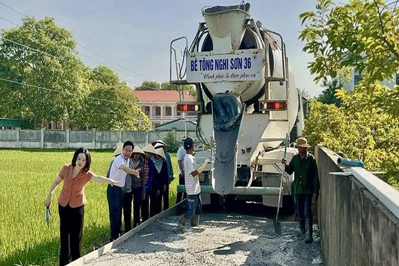 Đoàn kết, gắn bó cộng đồng để kiên cố hóa hạ tầng giao thông