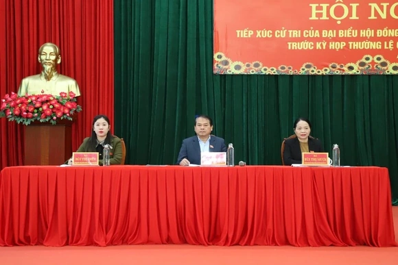 Cử tri xã Kim Tân kiến nghị sớm ban hành quy định phân cấp thẩm quyền tuyển dụng, sử dụng và quản lý giáo viên