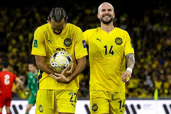 FIFA giữ nguyên án phạt với Malaysia; Ronaldo: “Messi không giỏi hơn tôi”