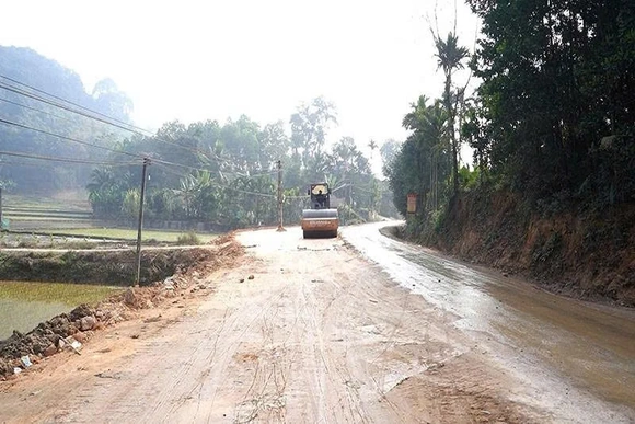 Như Xuân: Tiếp tục hiến đất để phát triển kết cấu hạ tầng