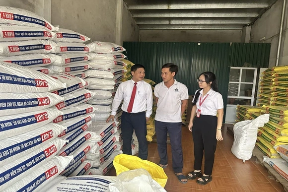 Tiếp sức cho khách hàng tái thiết sau bão, lũ