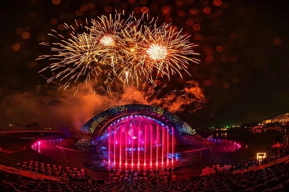 Gợi ý hành trình vui trọn vẹn tại Thị trấn Hoàng Hôn: Từ check-in ban ngày đến show đêm mãn nhãn