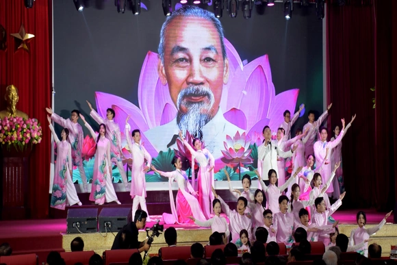 Khoa Xây dựng Đảng (Học viện Báo chí và Tuyên truyền) kỷ niệm 50 năm thành lập và đón nhận Huân chương Lao động hạng Ba