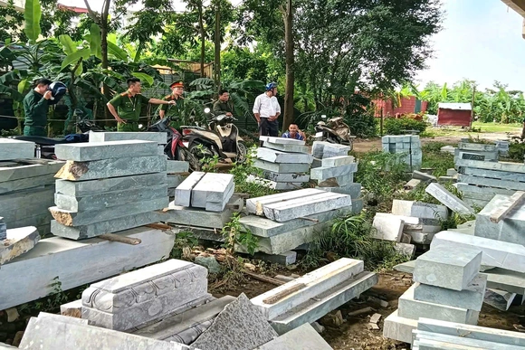 Ra quân giải tỏa khu vực gầm cầu Nguyệt Viên và Hoàng Long