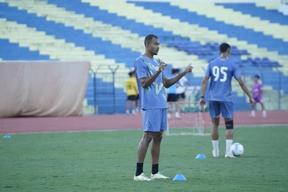 FIFA cấm CLB Thanh Hóa đăng ký cầu thủ trong 3 kỳ chuyển nhượng; Pháp giành vé dự World Cup