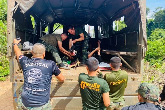 Thái Lan tạm dừng thỏa thuận hòa bình với Campuchia