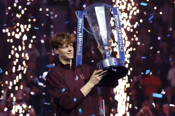 Jannik Sinner lần thứ hai liên tiếp giành chức vô địch ATP Finals