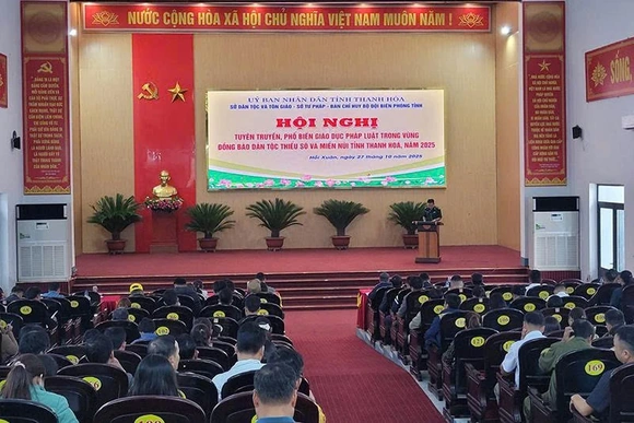 Tuyên truyền, phổ biến, giáo dục pháp luật ở thôn, bản đặc biệt khó khăn