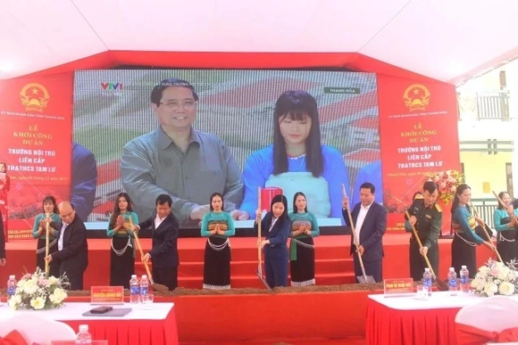 “Sáng bừng” con chữ (Bài 3): Rạng rỡ niềm tin, yêu...