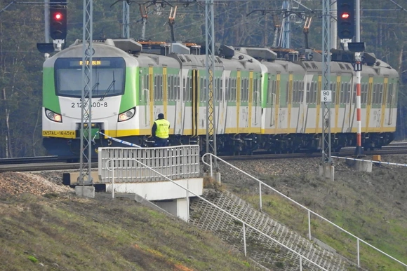 Ba Lan triển khai 10.000 binh sỹ sau vụ nổ đường sắt