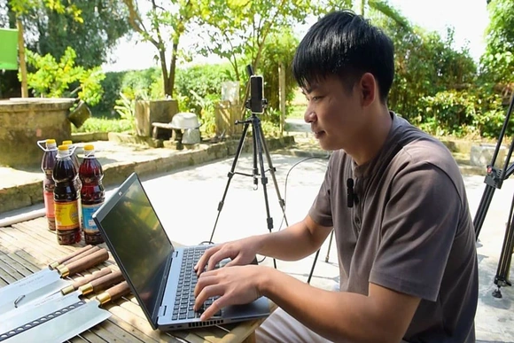 Tiếp thị số bùng nổ: Sản phẩm truyền thống thích ứng để bứt tốc