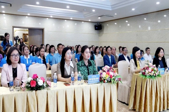 Giao lưu sáng kiến truyền thông xây dựng gia đình “5 không, 3 sạch”; “5 có, 3 sạch”