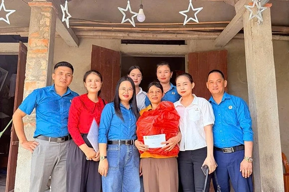 Công ty TNHH Giầy Sunjade Việt Nam với phong trào thi đua “Giỏi việc nước, đảm việc nhà”