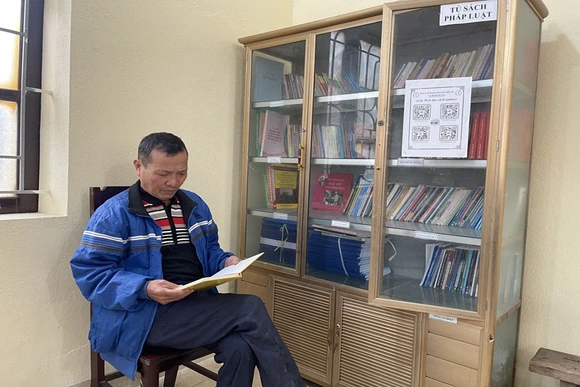 “Ngọn lửa” nhỏ giữ tri thức lớn