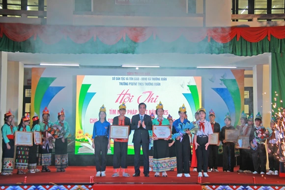 Hội thi tìm hiểu pháp luật ở Trường PTDT Nội trú THCS Thường Xuân