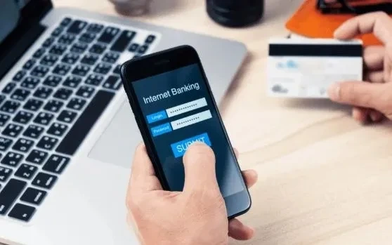 Nhiều ngân hàng thu phí với tài khoản không đủ số dư