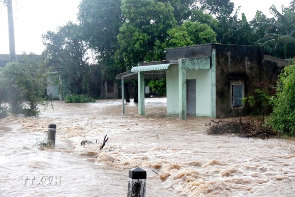 Bắc Bộ đón không khí lạnh tăng cường yếu, cảnh báo mưa lớn ở miền Trung