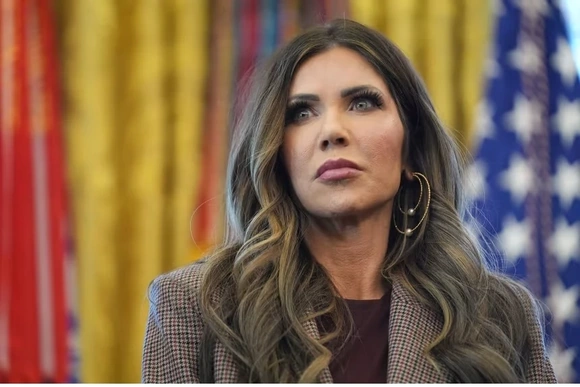 Mỹ xem xét mở rộng danh sách cấm nhập cảnh lên hơn 30 quốc gia sau vụ nổ súng ở Washington