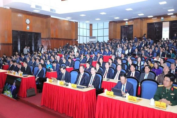 Đại biểu HĐND tỉnh tiếp tục “hiến kế” thực hiện mục tiêu phát triển năm 2026