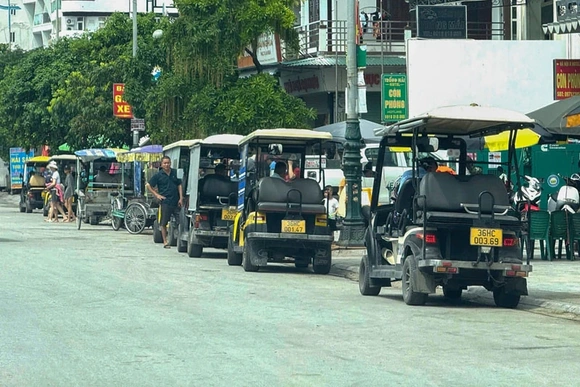 Quản lý xe bốn bánh gắn động cơ