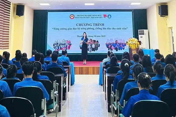 Trang bị kiến thức cho sinh viên trước vấn nạn lừa đảo trực tuyến