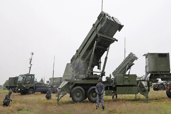 Đảng cầm quyền Nhật Bản cân nhắc cho phép xuất khẩu vũ khí sát thương