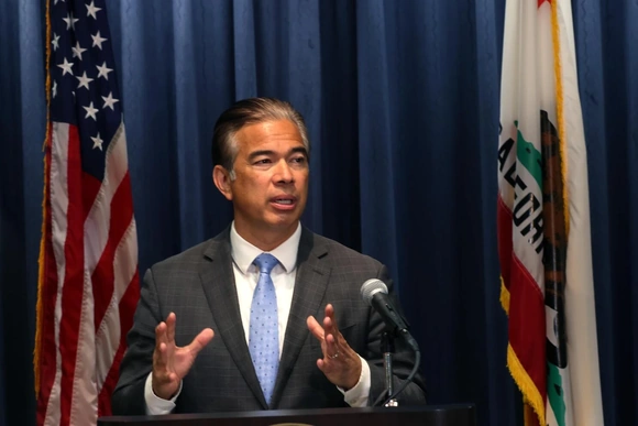 19 tiểu bang Mỹ đồng loạt kiện Tổng thống Trump về phí visa H-1B 100.000 USD