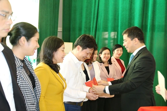 Bế giảng lớp bồi dưỡng nghiệp vụ chuyên sâu về công tác kiểm tra, giám sát năm 2025