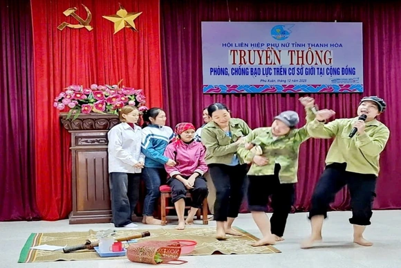 Xã Phú Xuân: Truyền thông phòng, chống bạo lực trên cơ sở giới và đối thoại chính sách