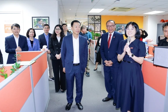 Phó Chủ tịch UBND tỉnh Lê Quang Hùng thăm và làm việc với Tổ chức World Vision International tại Việt Nam