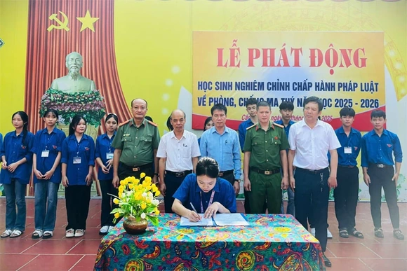 Phòng, chống tệ nạn xã hội xâm nhập học đường