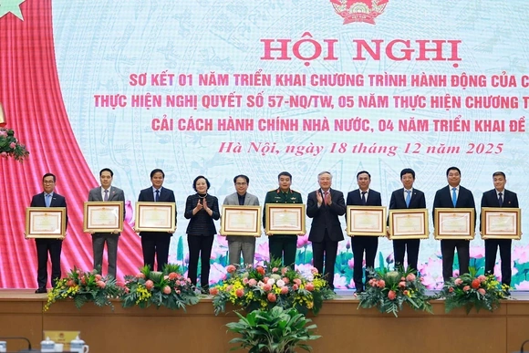 Tiên phong chuyển đổi số, Vietjet nhận Bằng khen từ Thủ tướng Chính phủ