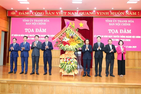 Xây dựng đội ngũ cán bộ ngành Nội chính Đảng liêm chính, bản lĩnh, trung thành, trách nhiệm và chuyên nghiệp