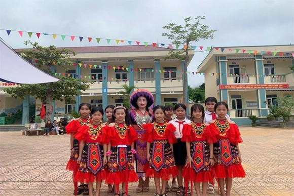 Hành trình đổi thay của phụ nữ Mông