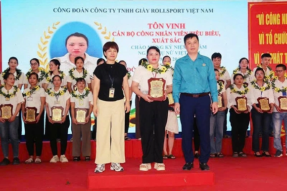 Chủ tịch công đoàn cơ sở&nbsp;tận tâm vì người lao động