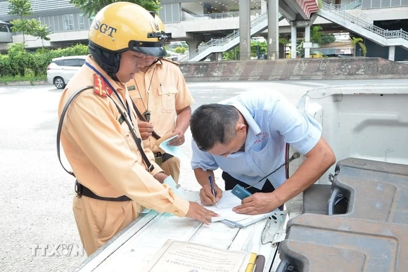 Vi phạm hành chính trong hoạt động đường bộ bị phạt tới 150 triệu đồng