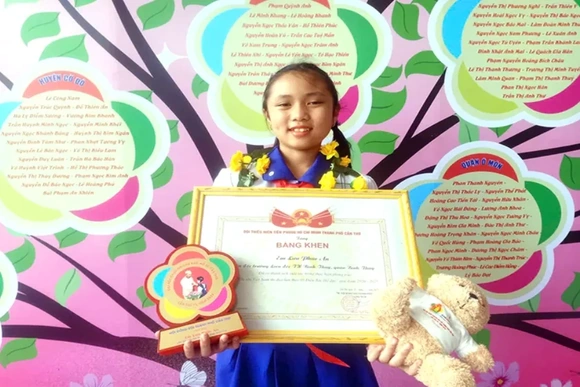 5 học sinh 11 tuổi là đại biểu nhỏ tuổi nhất dự Đại hội Thi đua yêu nước lần thứ XI