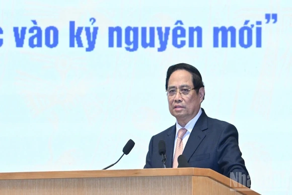 Xây dựng con người Việt Nam phát triển toàn diện, môi trường văn hóa nhân văn, văn minh và hiện đại