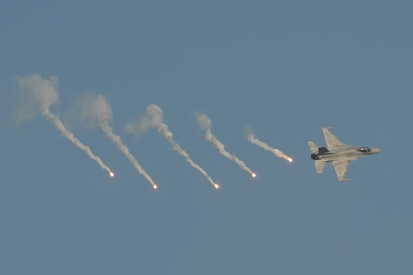 Ba Lan chặn máy bay Nga trên Biển Baltic: tín hiệu căng thẳng mới ở sườn đông NATO