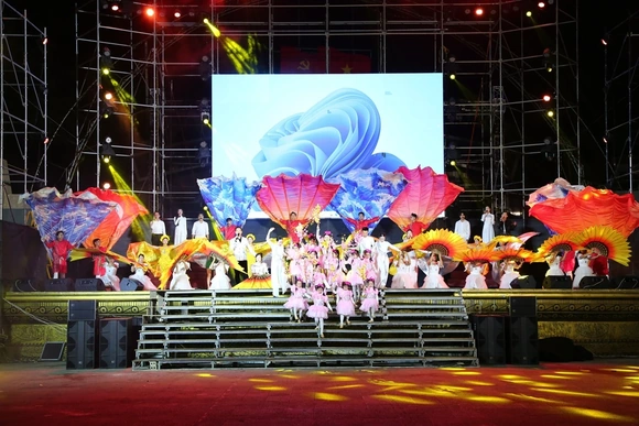 Tổng duyệt chương trình nghệ thuật “Chào năm mới 2026”