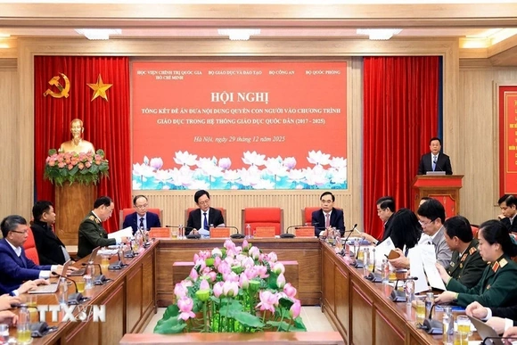 Đưa quyền con người vào chương trình giáo dục trong hệ thống giáo dục quốc dân