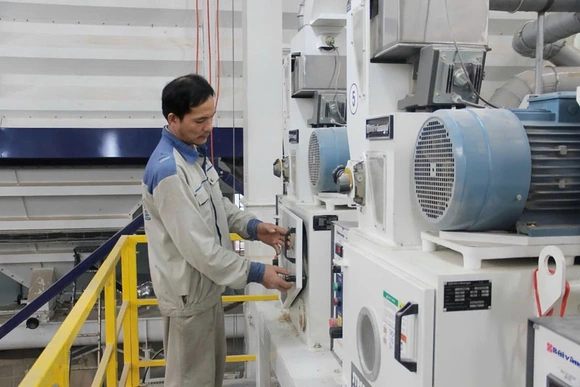 “Cỗ máy” công nghiệp&nbsp;không ngừng nghỉ