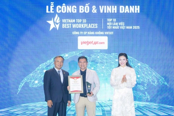 Vietjet ba năm liên tiếp vào Top 10 Nơi làm việc tốt nhất Việt Nam