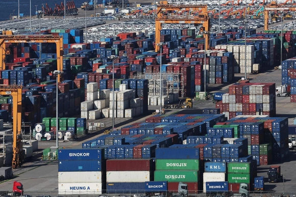 Hàn Quốc gia nhập nhóm 6 nền kinh tế có quy mô xuất khẩu lớn nhất thế giới